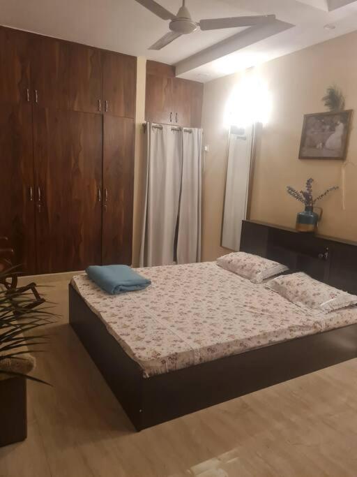 A Luxury Abode In The Heart Of South Delhi! Apartment *