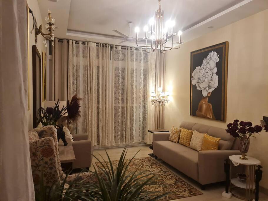 A Luxury Abode In The Heart Of South Delhi! *