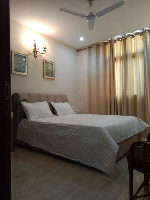 A Luxury Abode In The Heart Of South Delhi! Apartment *
